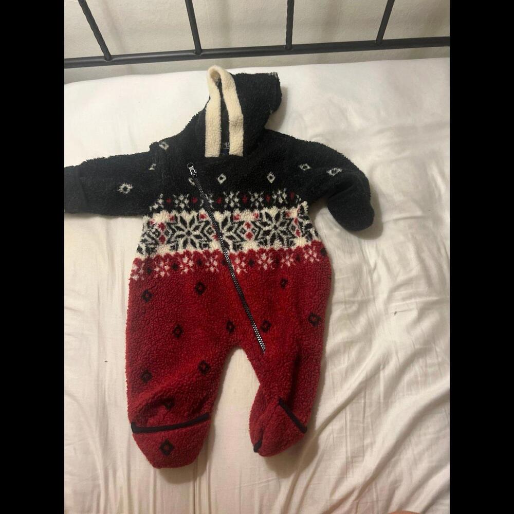 The Children’s Place fleece bunting winter suit 0-3 months
